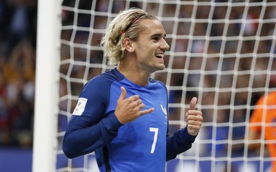 四喜娱乐-加比马丁赛前热身秀扣篮